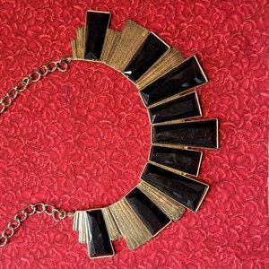 Gold & Black * Statement Necklace Golden Metal with Black Gems BG220a